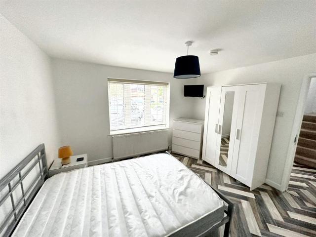 1 Bedroom House / Flat Share to let