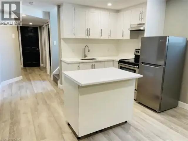 1 Bedroom House Kitchener ON 105360123