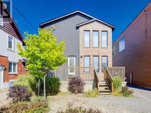 1 Bedroom House Kitchener ON 105704249