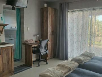 1 Bedroom House in Cove Rock