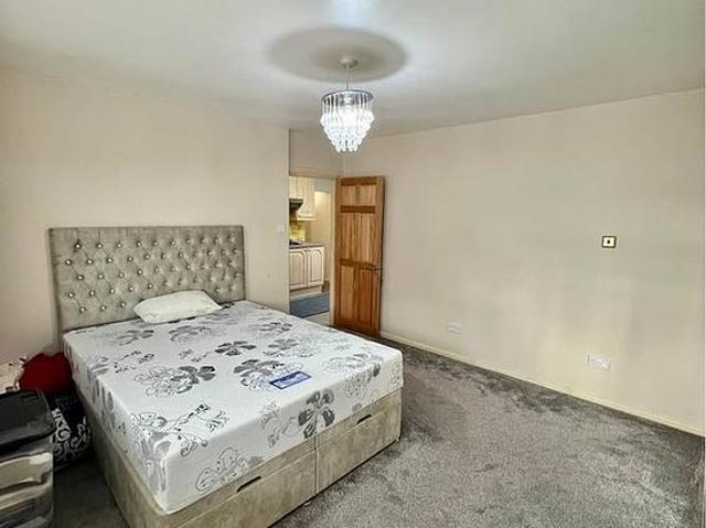 1 bedroom house in Barking