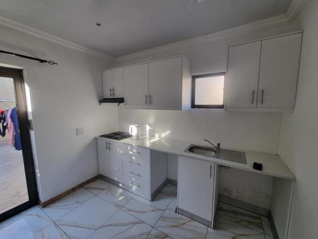 1 Bedroom House in Grassy Park