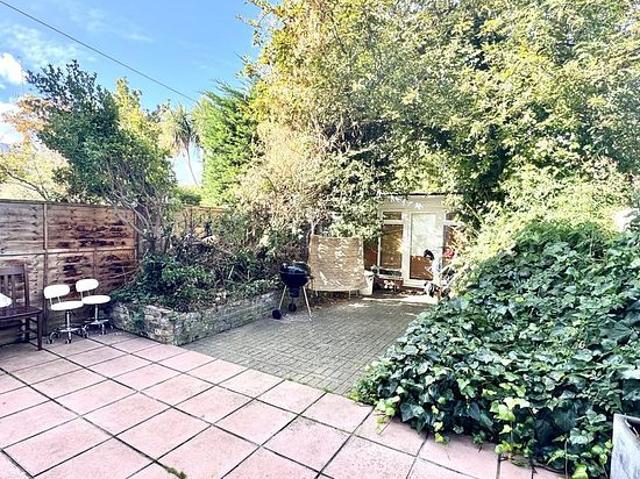 1 bedroom house in Dunstable