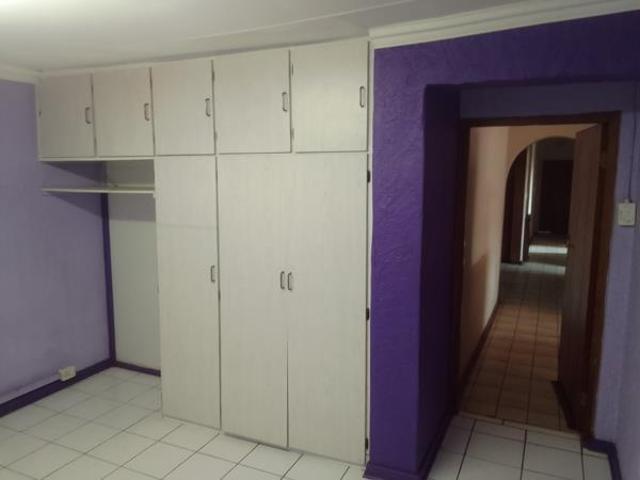 1 Bedroom House in Esther Park