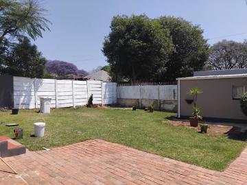 1 Bedroom House in Kensington