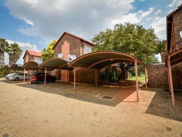 1 Bedroom House in Hennopspark