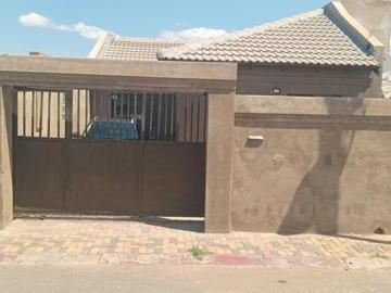 1 Bedroom House in Meadowlands