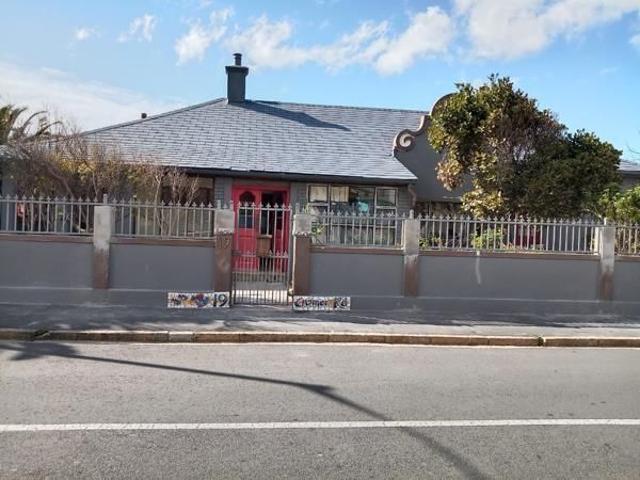 1 Bedroom House in Muizenberg