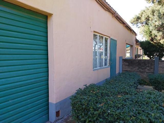 1 Bedroom House in Schoongezicht