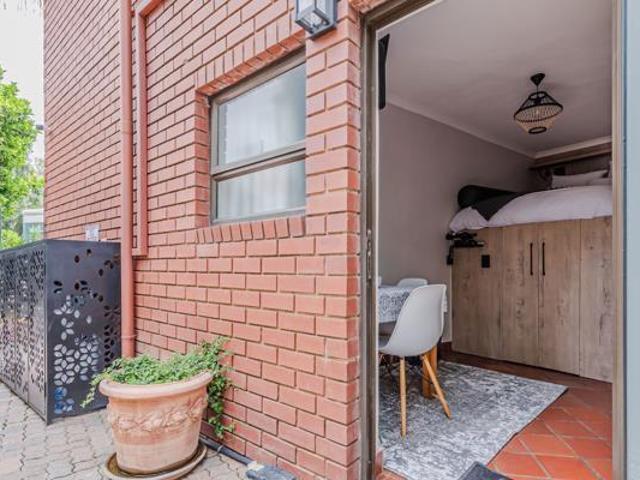 1 Bedroom House in Silver Lakes Golf Estate