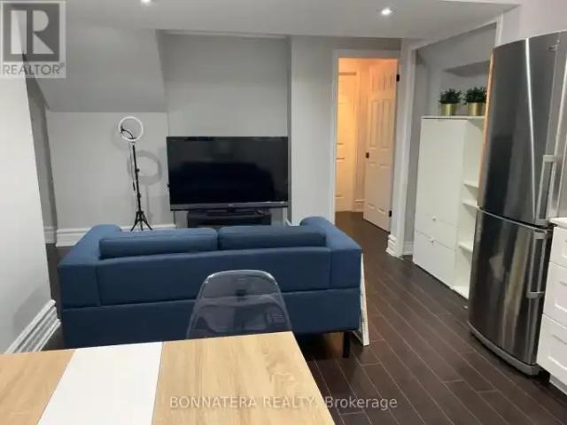 1 Bedroom House Oakville ON 104864281