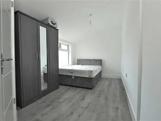 1 Bedroom House Of Multiple Occupation To Rent In Double Furnished Ensuite Room Earl St, NN1