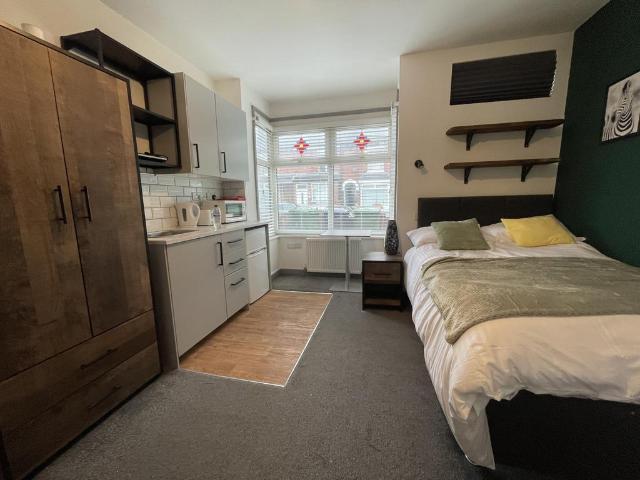 1 bedroom house of multiple occupation to rent