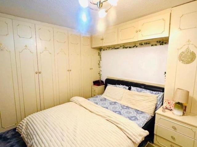 1 bedroom house of multiple occupation to rent