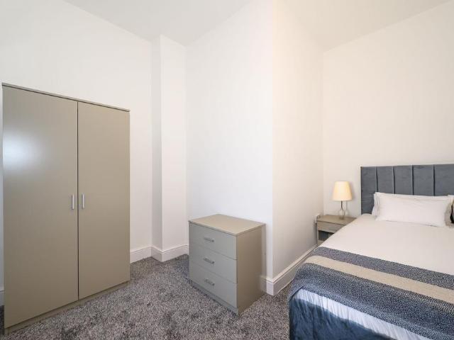 1 bedroom house of multiple occupation to rent