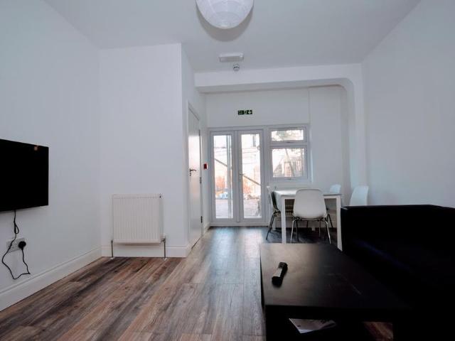 1 bedroom house of multiple occupation to rent
