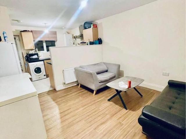 1 bedroom house of multiple occupation to rent
