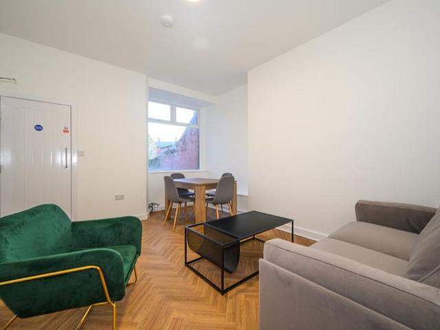 1 bedroom house of multiple occupation to rent