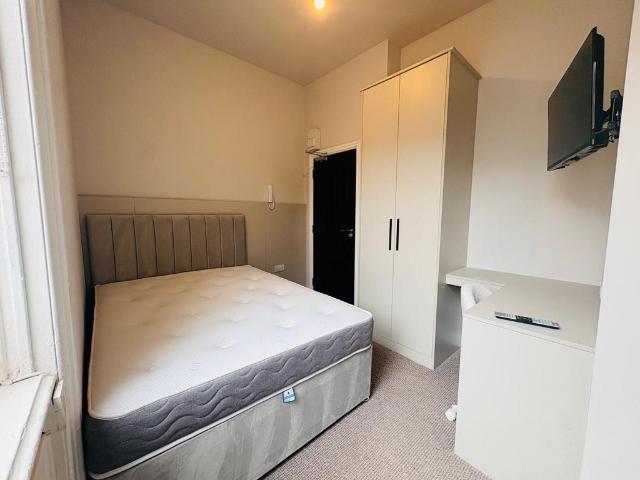 1 bedroom house of multiple occupation to rent