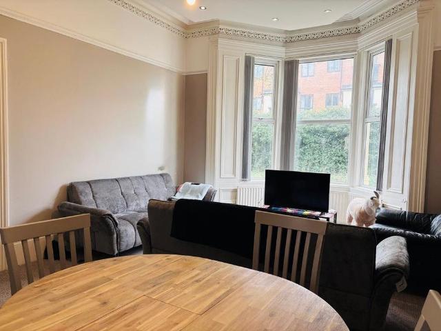 1 bedroom house of multiple occupation to rent