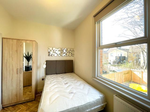 1 bedroom House of Multiple Occupation To Rent