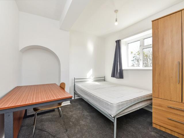 1 bedroom House of Multiple Occupation To Rent