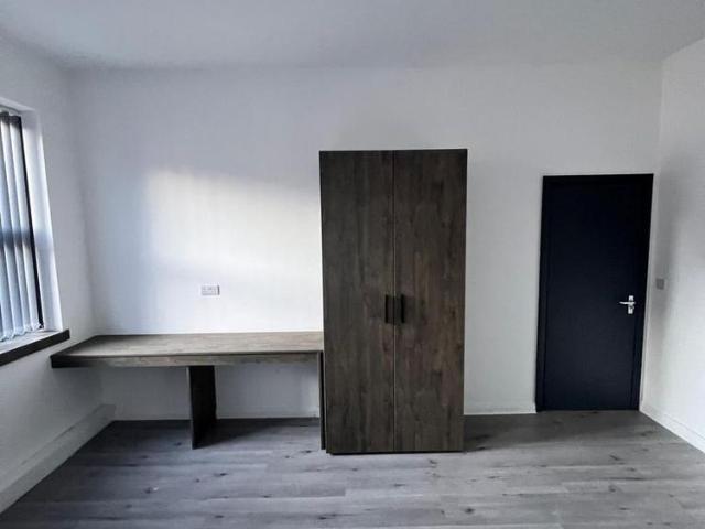 1 bedroom house of multiple occupation to rent