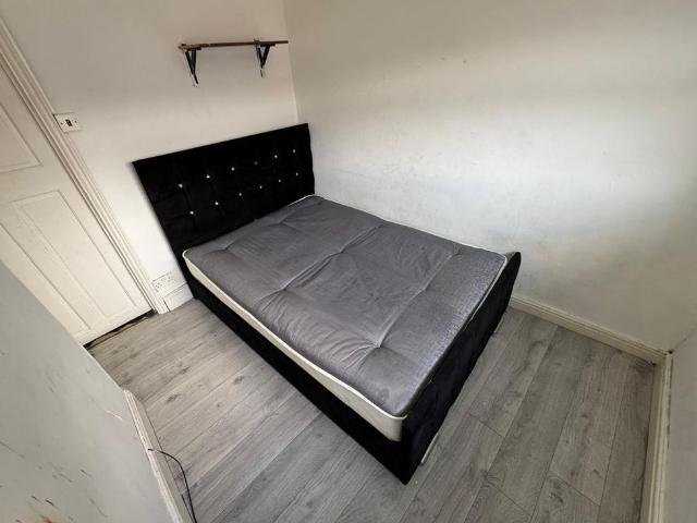 1 bedroom house of multiple occupation to rent