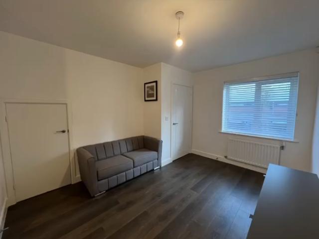 1 bedroom house of multiple occupation to rent