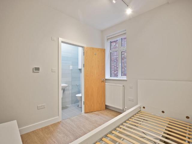 1 bedroom house of multiple occupation to rent