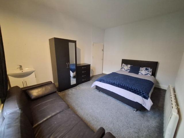 1 bedroom House of Multiple Occupation To Rent