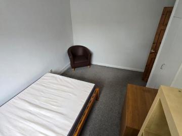 1 bedroom house of multiple occupation to rent