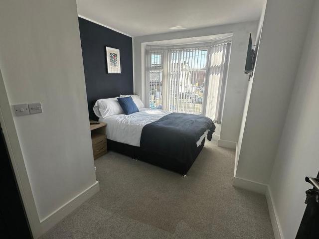 1 bedroom house of multiple occupation to rent