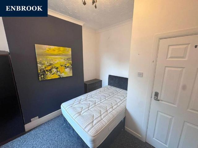 1 bedroom house of multiple occupation to rent