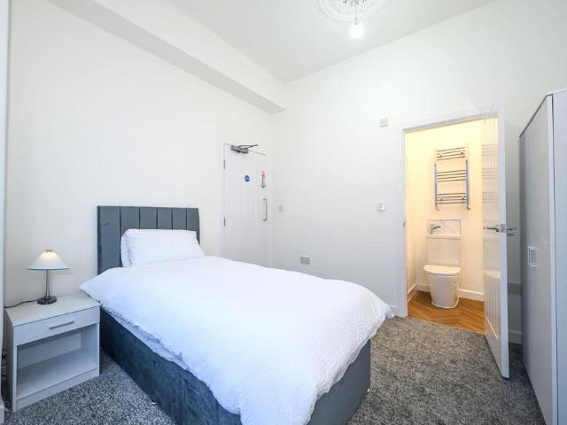 1 bedroom house of multiple occupation to rent