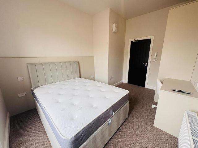 1 bedroom house of multiple occupation to rent