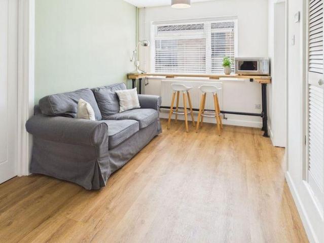 1 bedroom house of multiple occupation to rent