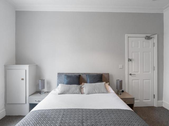 1 bedroom house of multiple occupation to rent