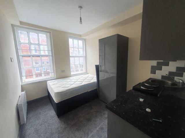 1 bedroom house of multiple occupation to rent