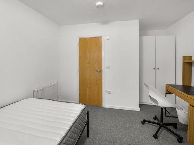 1 bedroom house of multiple occupation to rent