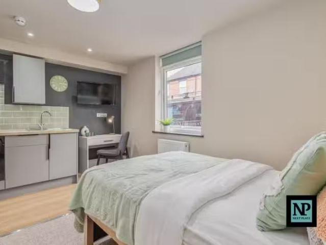 1 bedroom house of multiple occupation for rent in Alfred Stre.