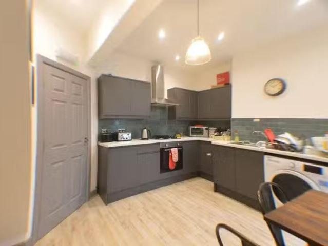 1 bedroom house of multiple occupation for rent in Brighton Ro.