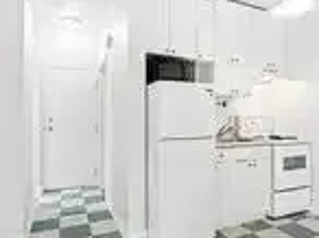 1 Bedroom House Ottawa ON 104000103