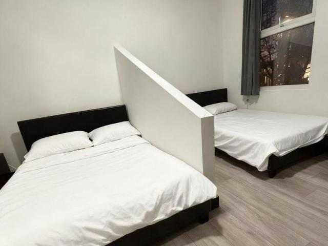 1 Bedroom House London London 100878322
