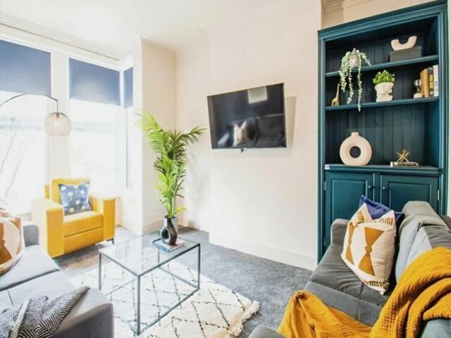1 Bedroom House Leeds West Yorkshire 103485452