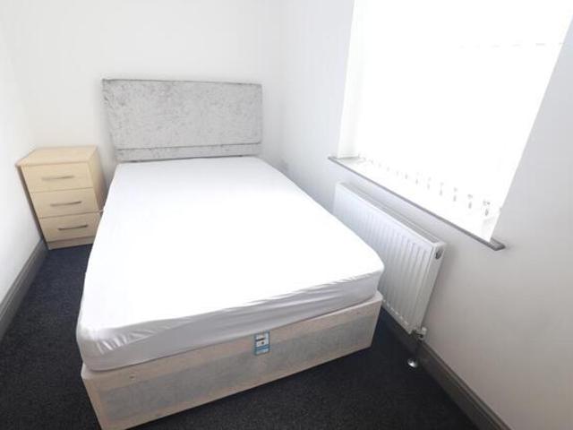 1 Bedroom House Newcastle Under Lyme Staffordshire 103485622