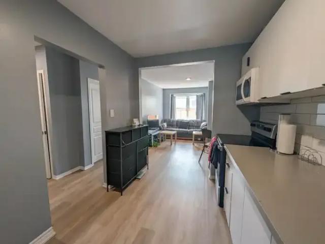 1 Bedroom House Niagara Falls ON 103879358