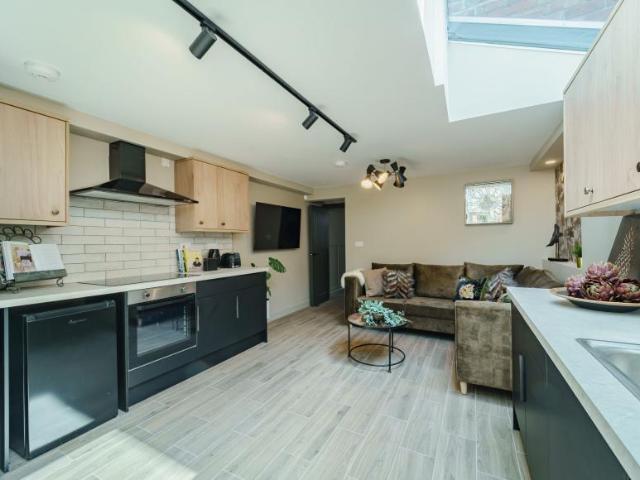 1 Bedroom House Selly Oak West Midlands 101948554