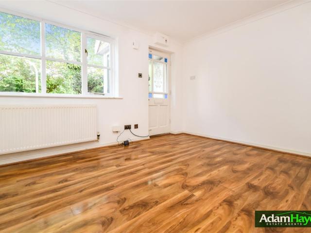 1 Bedroom House Semi Detached To Let
