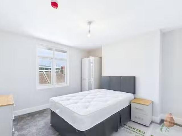 1 bedroom house share for rent in 14A Crescent Road, Worthing.